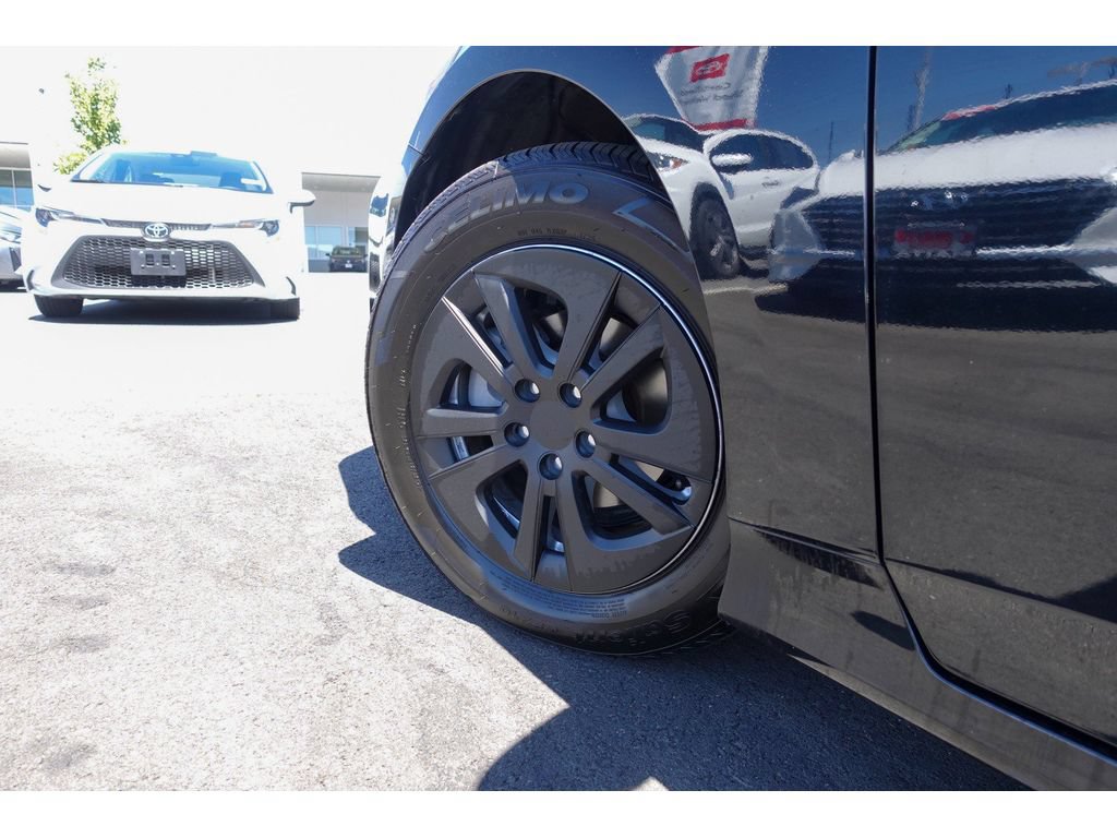 Certified 2022 Toyota Prius LE FWD image 9