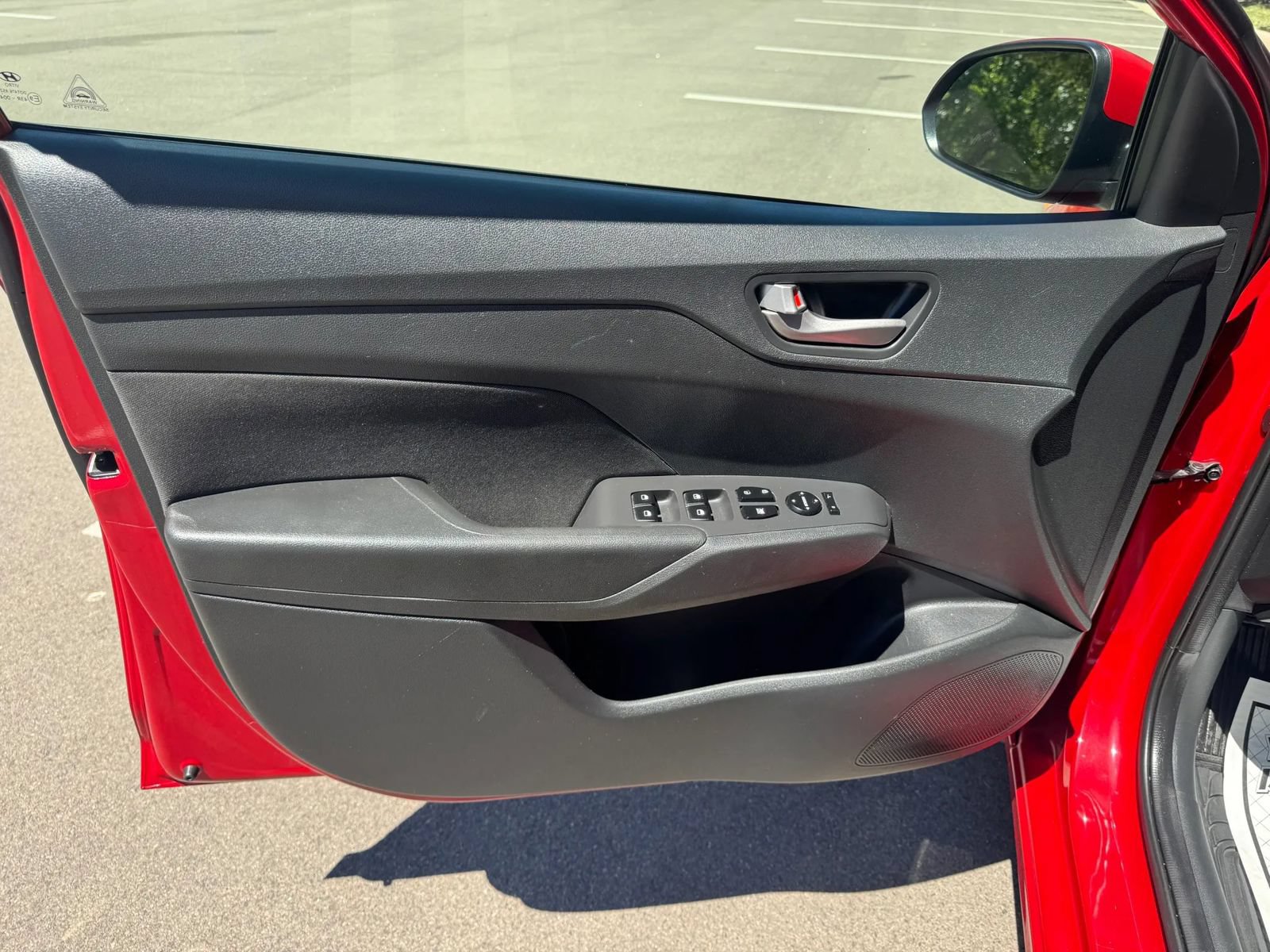 Used 2021 Hyundai Accent SE FWD image 7