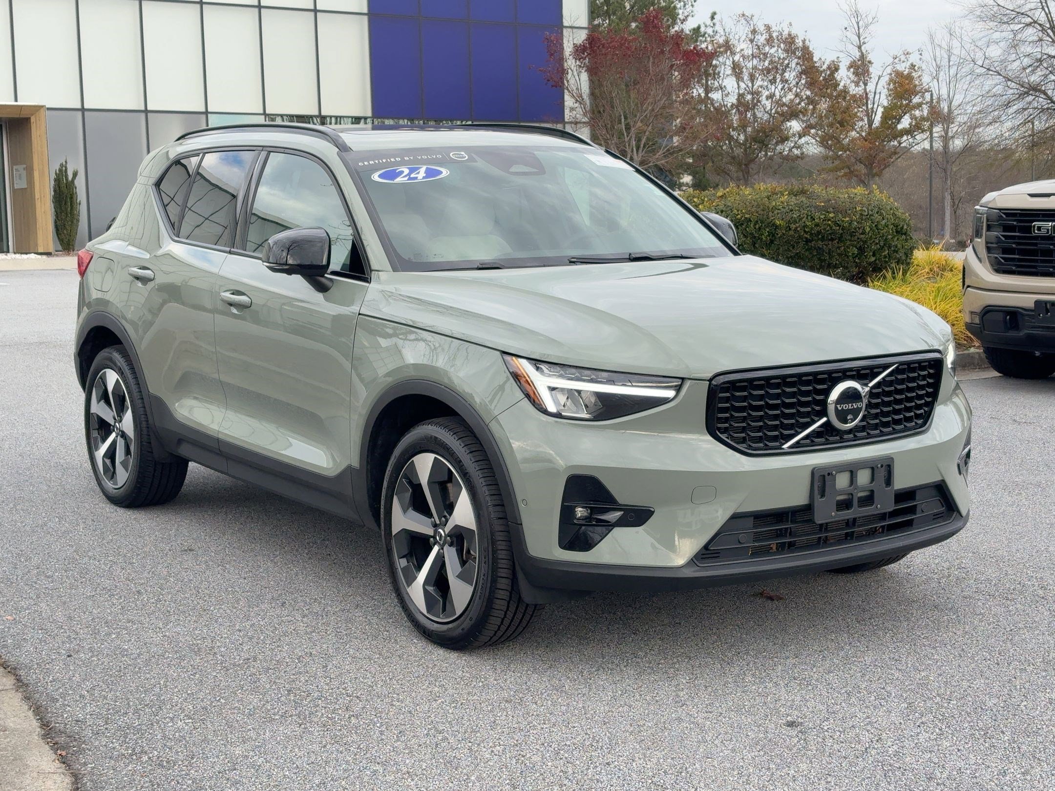 Used 2024 Volvo XC40 B5 Plus w/ Climate Package image 7
