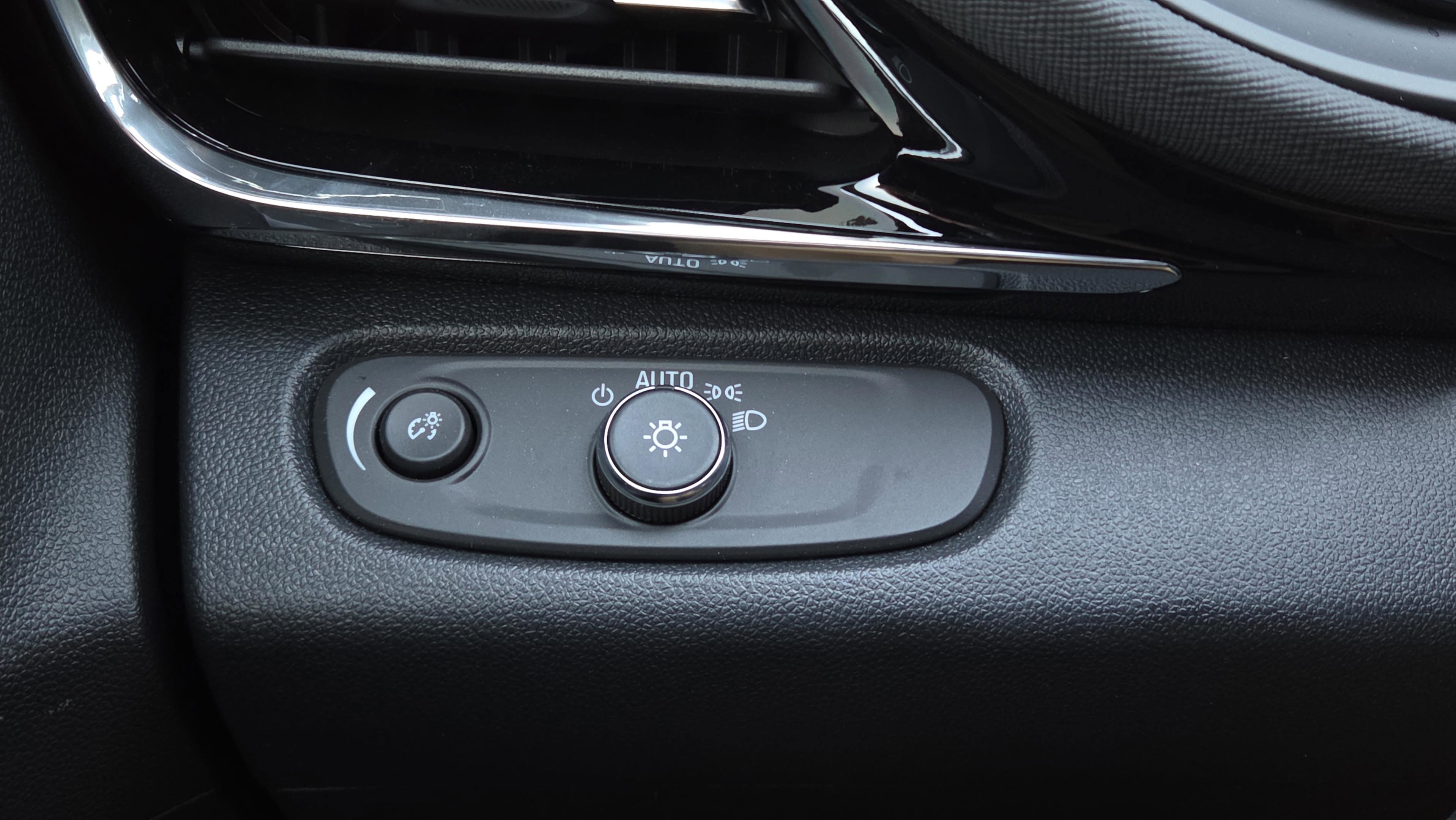 New 2025 Buick Envista Avenir image 14