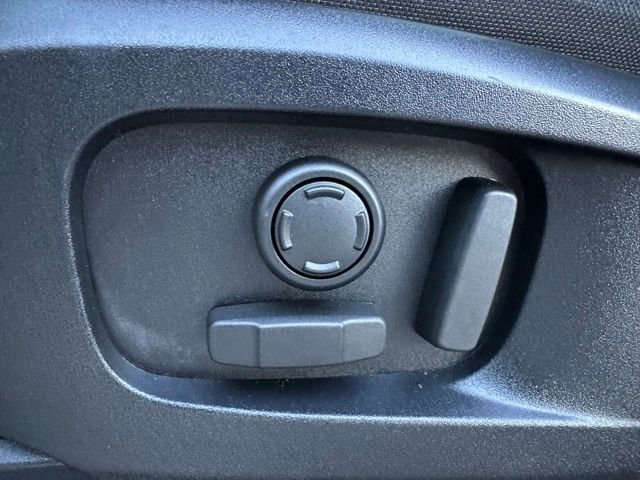 Used 2025 Land Rover Defender 110 S image 19