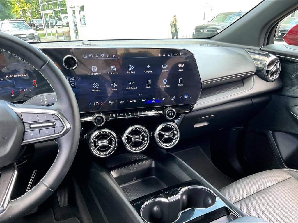 Used 2024 Chevrolet Blazer EV LT AWD/4WD image 18