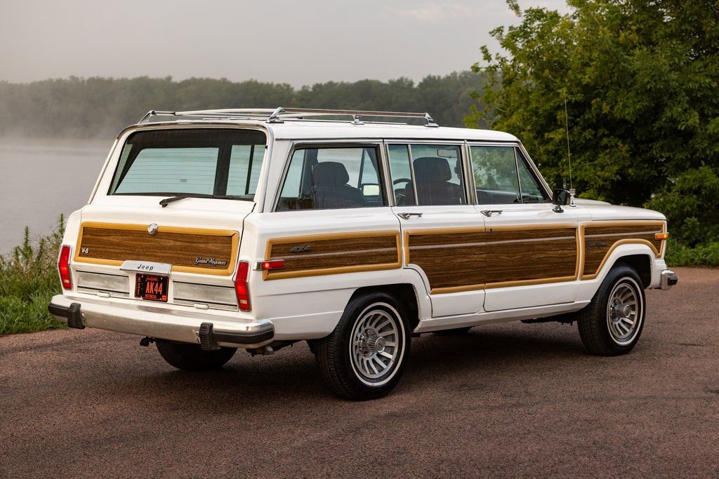 Used 1989 Jeep Grand Wagoneer AWD/4WD image 21