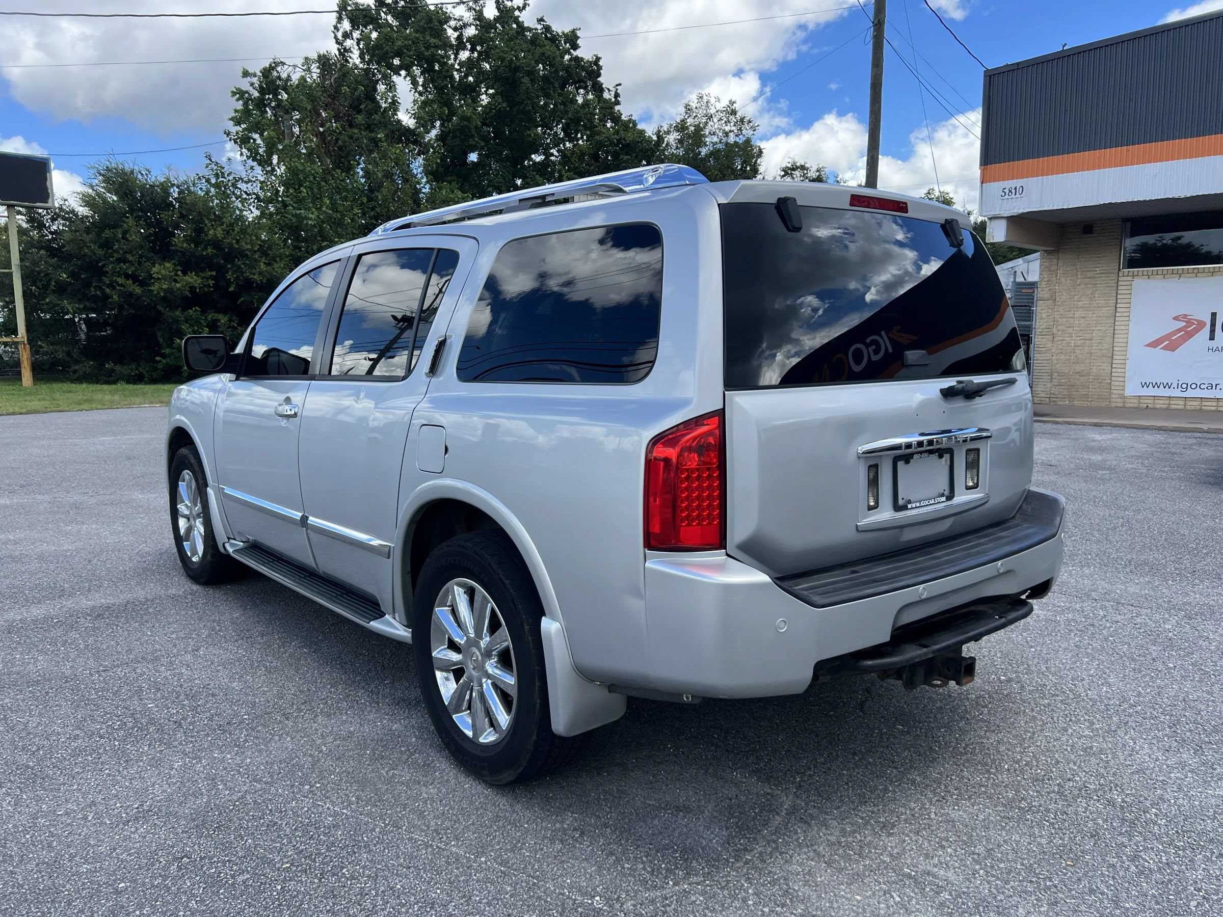 Used 2010 INFINITI QX56 4WD w/ Technology Pkg image 7