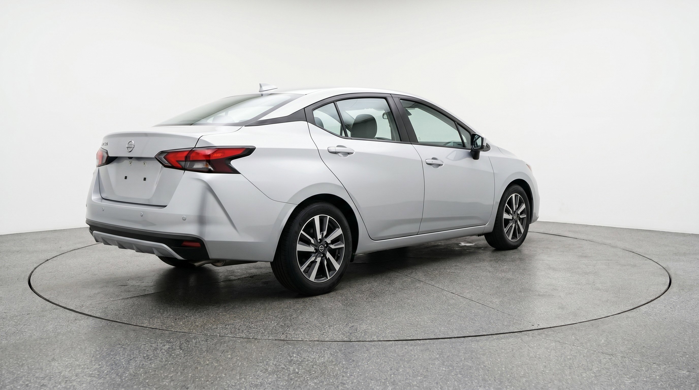 Used 2025 Nissan Versa SV FWD image 9