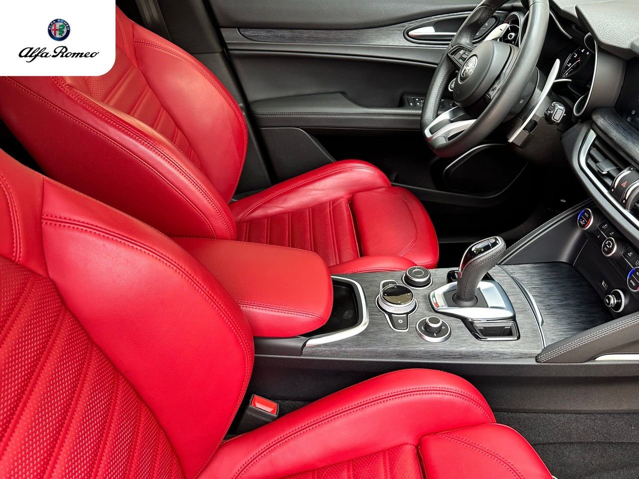 Used 2023 Alfa Romeo Stelvio Sprint image 25