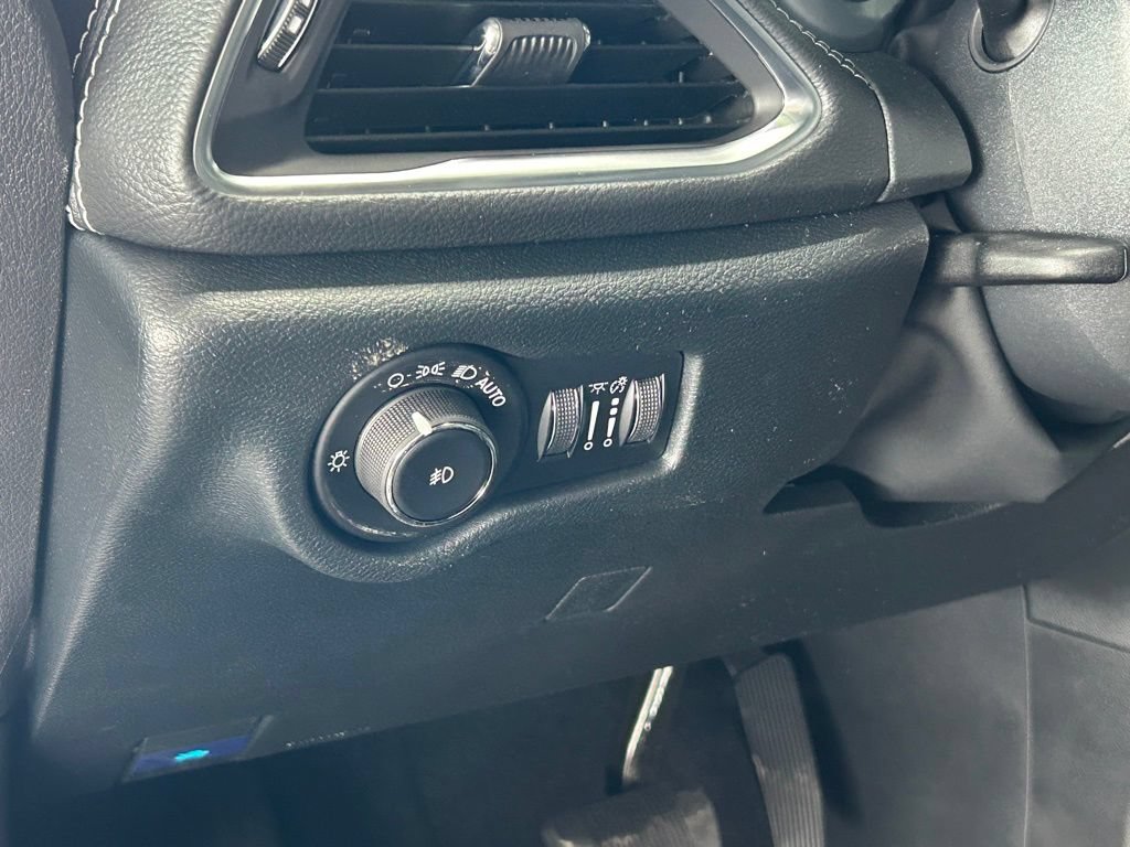 New 2026 Chrysler Pacifica Limited w/ S Appearance Package FWD image 39