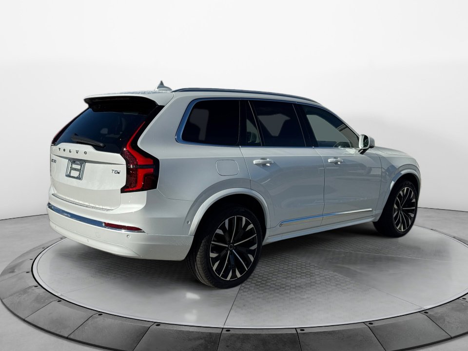 New 2026 Volvo XC90 T8 Plus w/ Protection Package Premier image 7