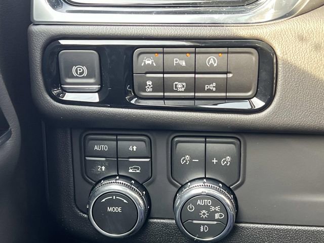 New 2026 GMC Yukon Denali w/ Sun & Power Step Package image 32