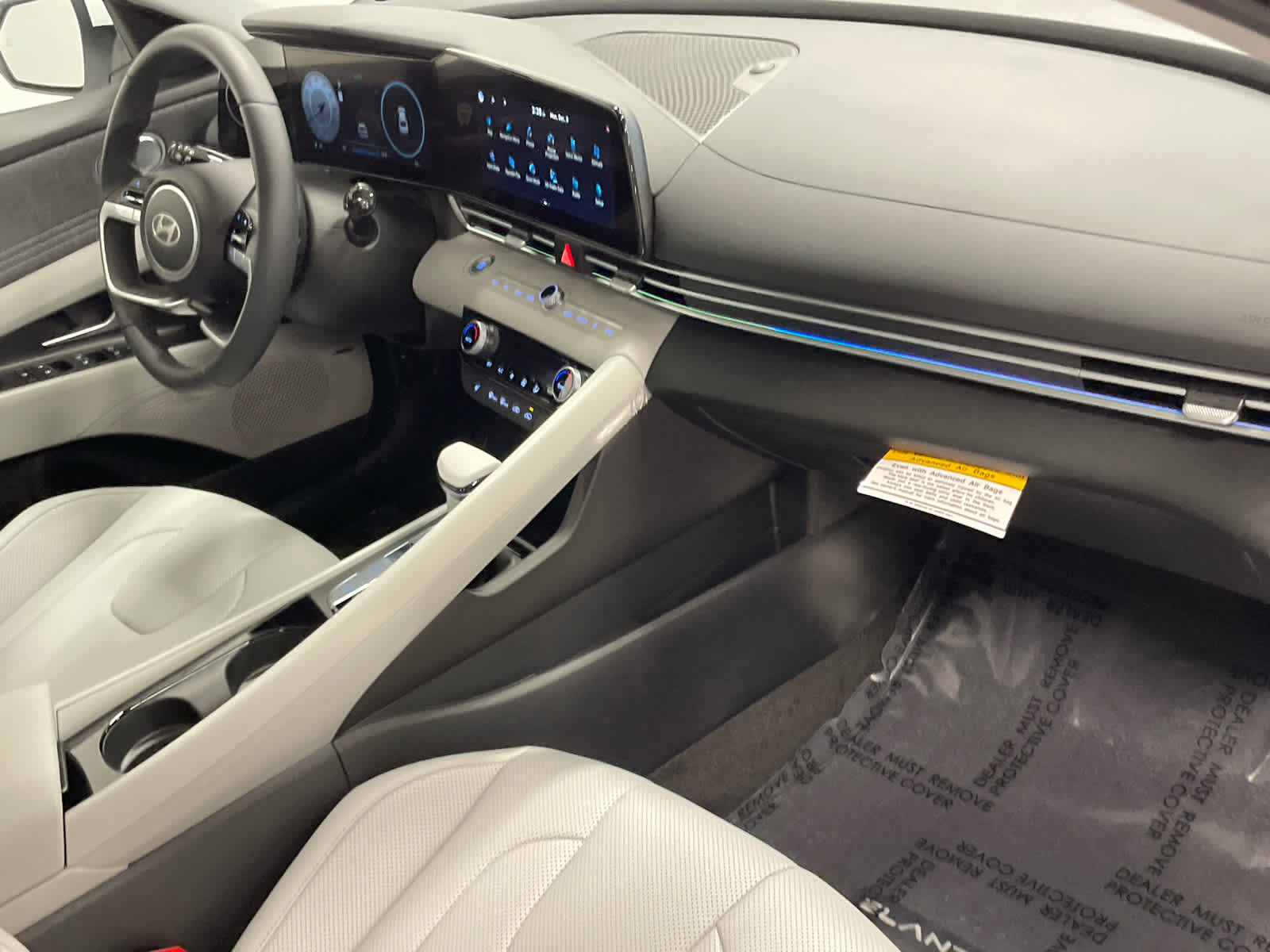New 2026 Hyundai Elantra Limited FWD image 32