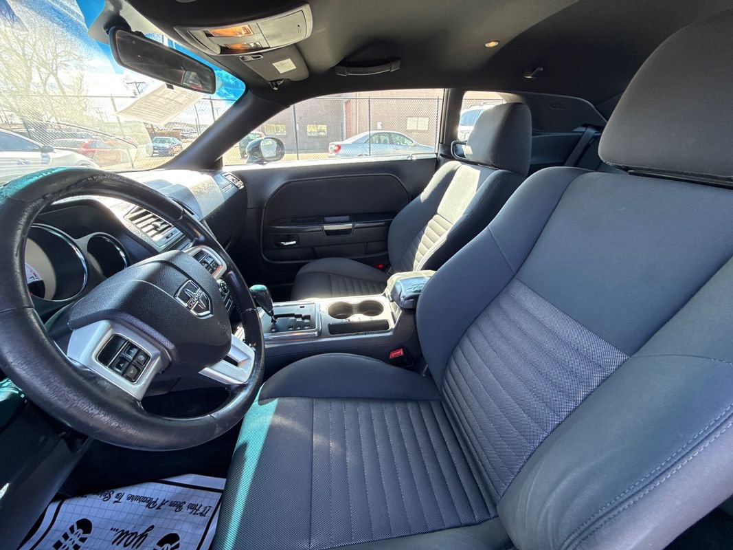Used 2013 Dodge Challenger SXT image 14