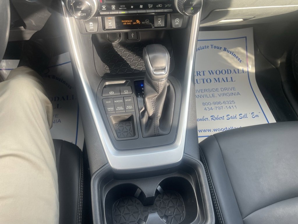 Used 2020 Toyota RAV4 XLE Premium image 27