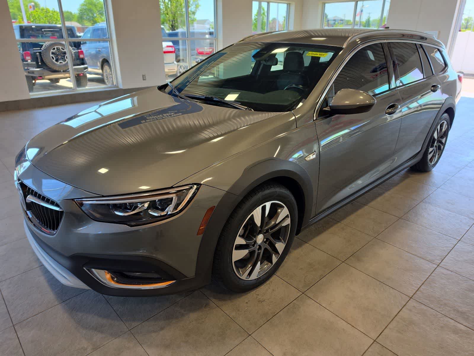 Used 2019 Buick Regal Essence w/ Driver Confidence Package I