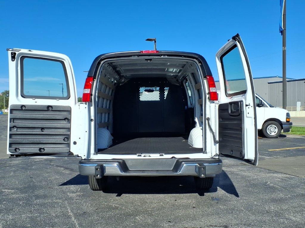 Used 2025 GMC Savana 2500 w/ Driver Convenience Package RWD image 11
