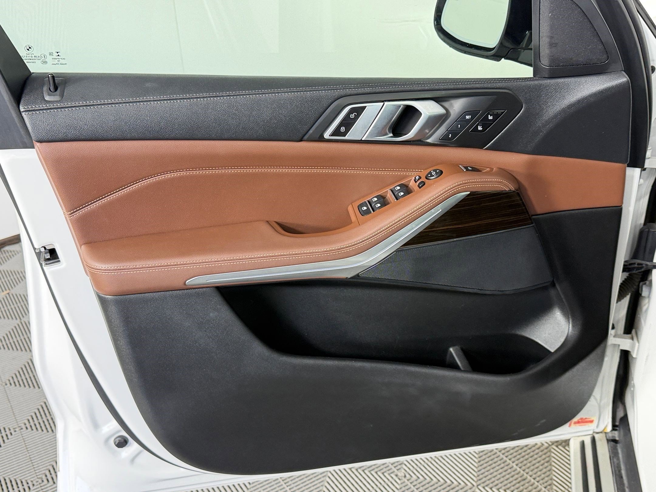 Used 2020 BMW X5 xDrive40i w/ Executive Package image 11