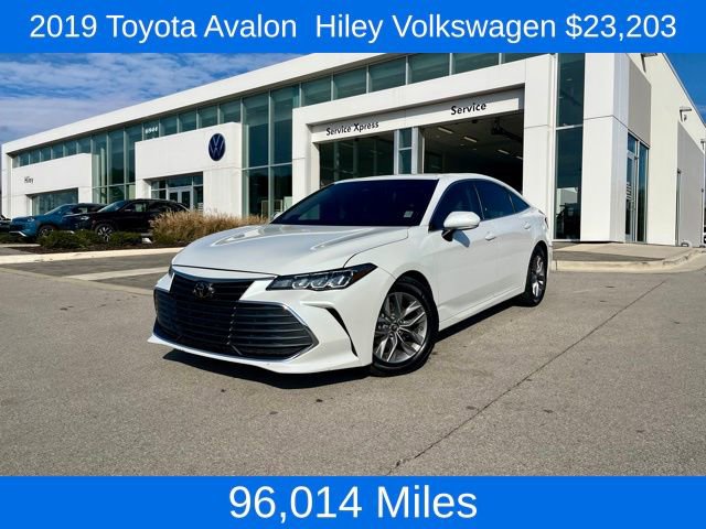Used 2019 Toyota Avalon Limited image 1