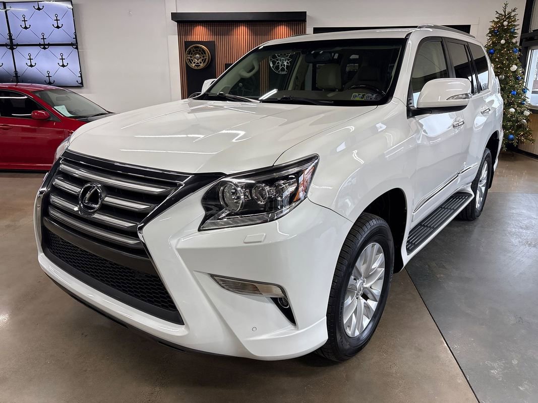 Used 2018 Lexus GX 460 image 2