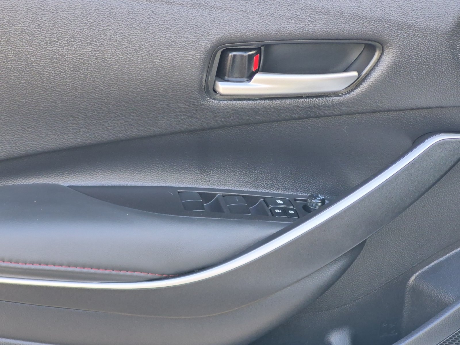 Certified 2025 Toyota Corolla SE FWD image 10