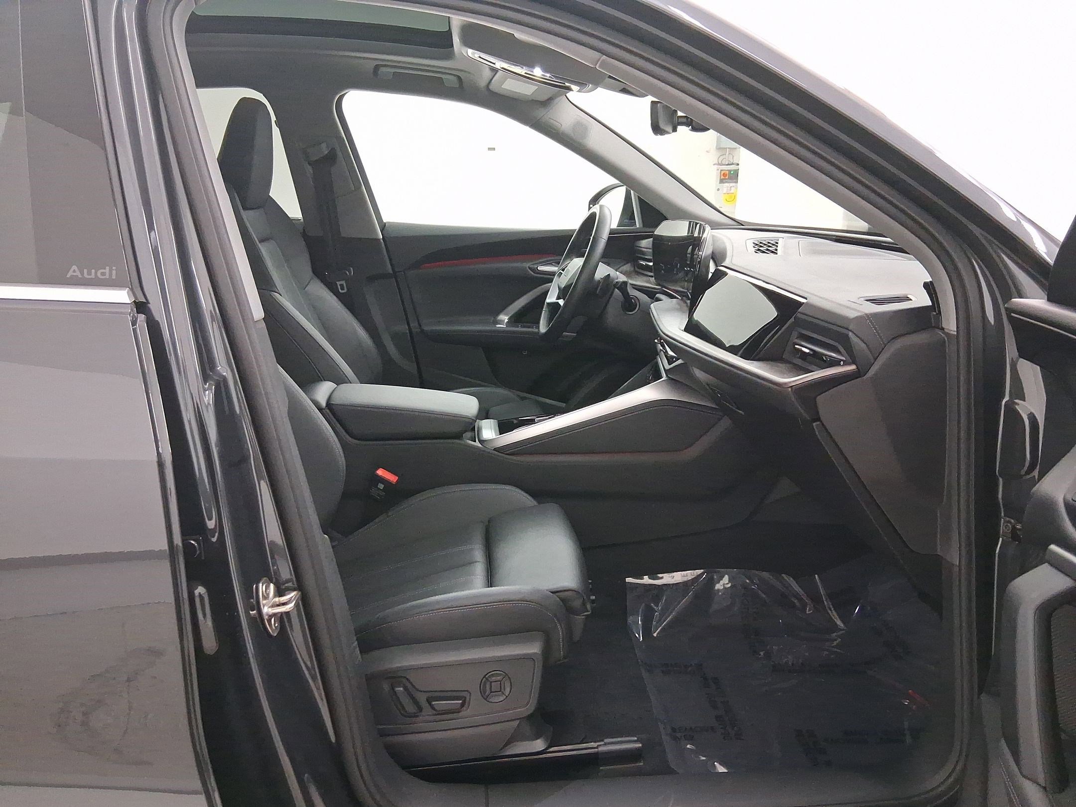 Used 2025 Audi Q5 Premium Plus w/ Premium Plus image 33