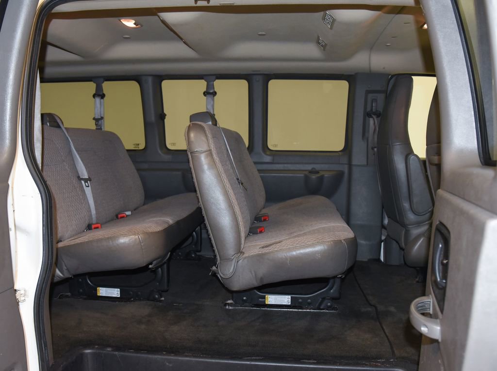 Used 2017 Chevrolet Express 3500 LT w/ LT Preferred Equipment Group RWD image 6