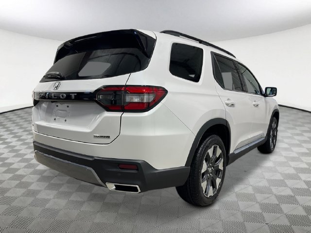 New 2026 Honda Pilot Touring image 6