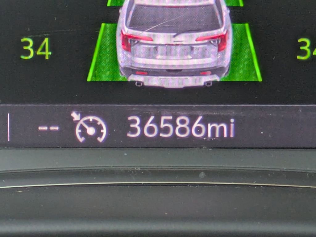 Used 2023 GMC Acadia SLT image 29