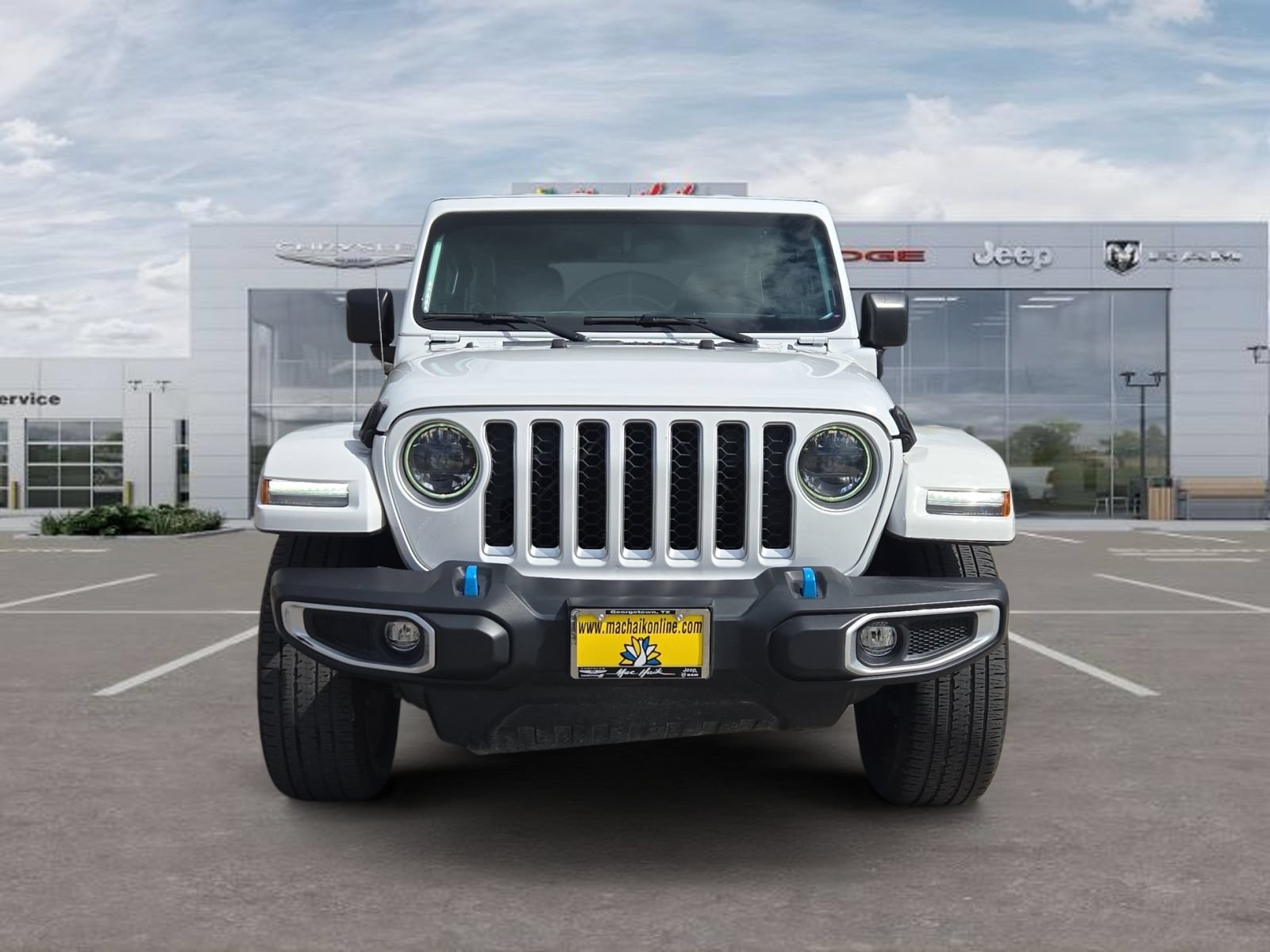 Used 2023 Jeep Wrangler Unlimited Sahara w/ Cold Weather Group AWD/4WD image 8