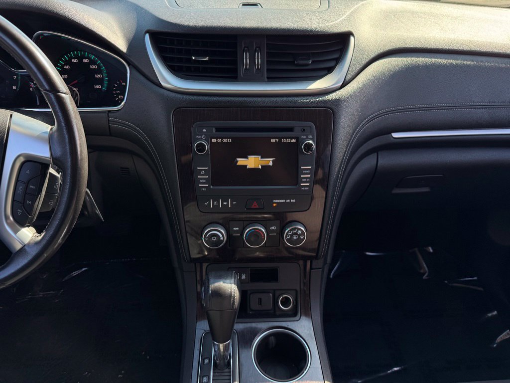 Used 2017 Chevrolet Traverse LT AWD/4WD image 2