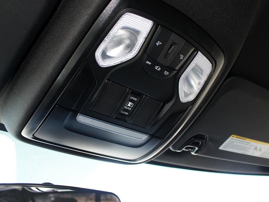 Used 2024 RAM 2500 Tradesman w/ Chrome Appearance Group image 15