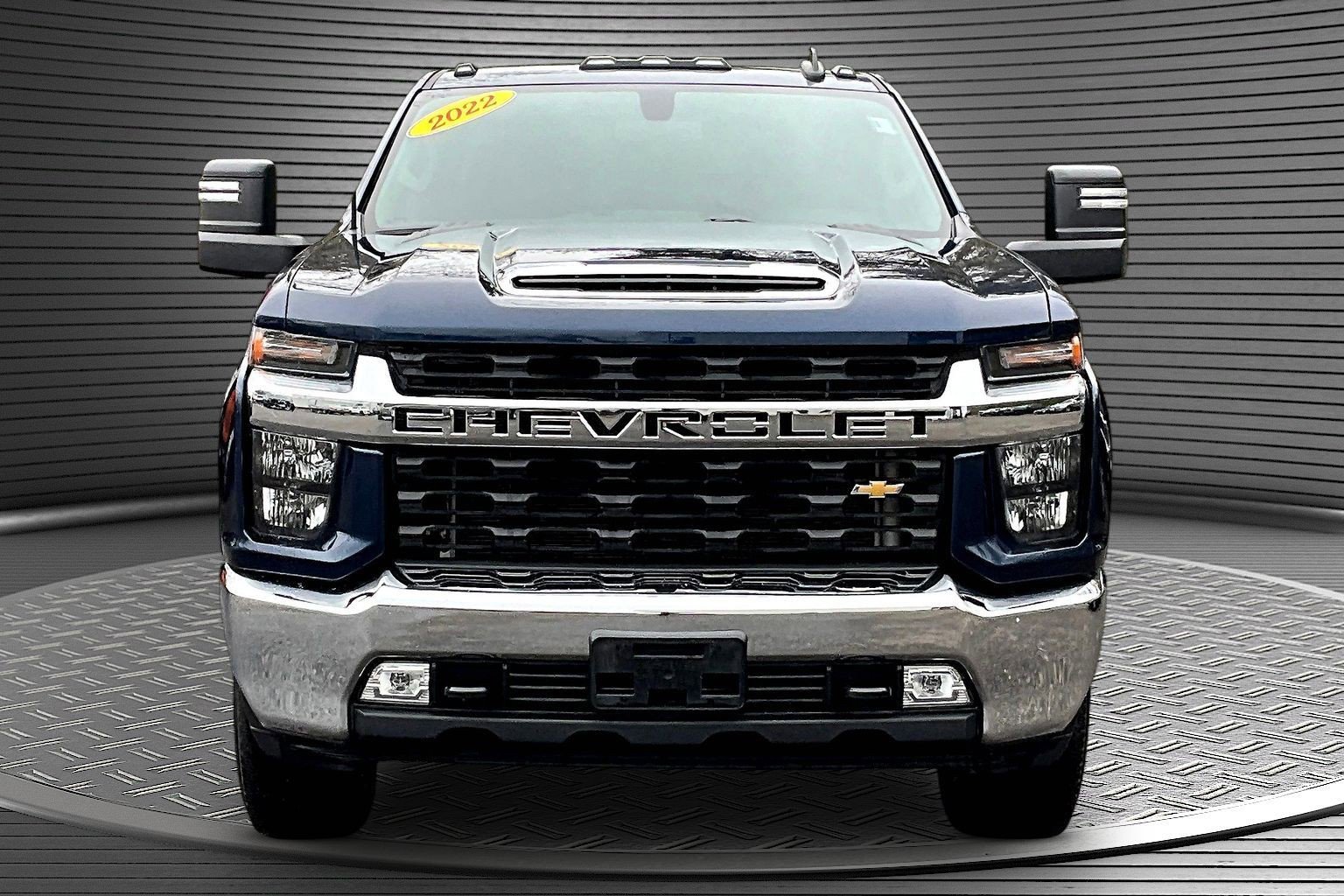 Used 2022 Chevrolet Silverado 2500 LT w/ Convenience Package image 2