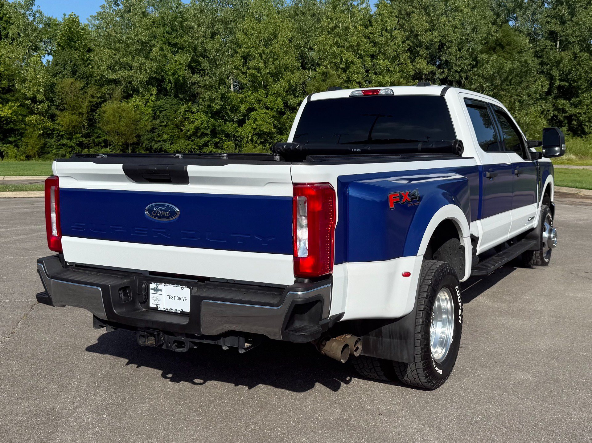 Used 2024 Ford F350 XLT w/ FX4 Off-Road Package AWD/4WD image 3