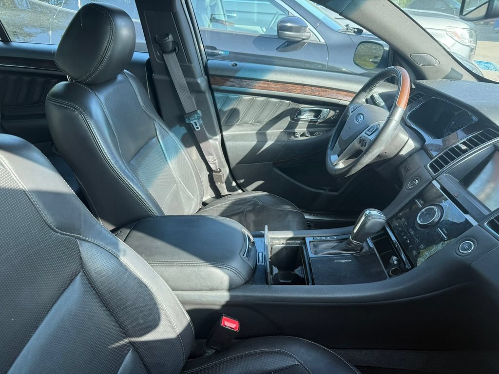 Used 2013 Ford Taurus Limited FWD image 9