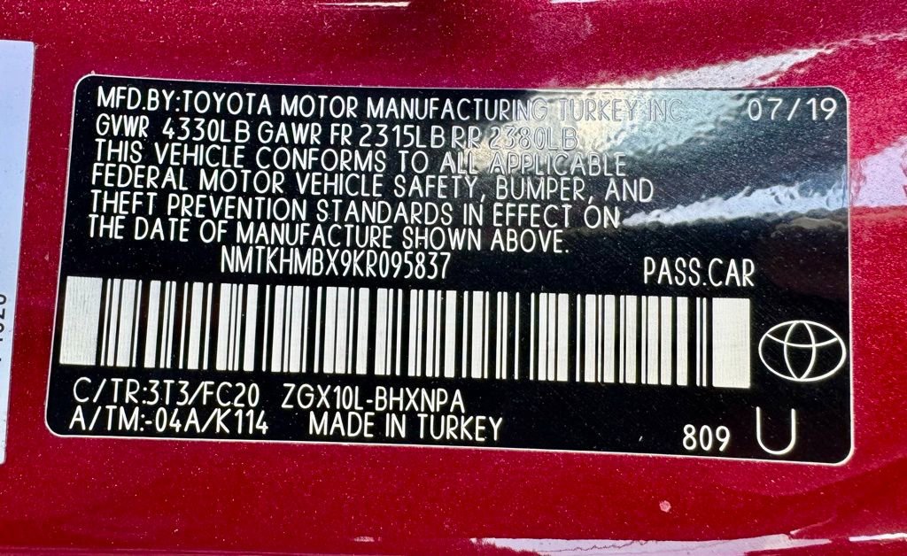 Used 2019 Toyota C-HR LE image 27