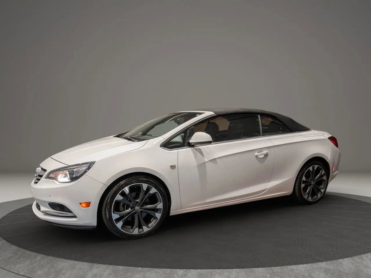 Used 2019 Buick Cascada Premium FWD image 3