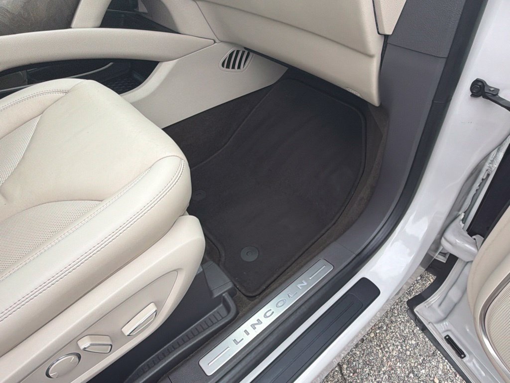 Used 2019 Lincoln Nautilus Select FWD image 10