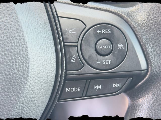 Used 2025 Toyota RAV4 XLE AWD/4WD image 23