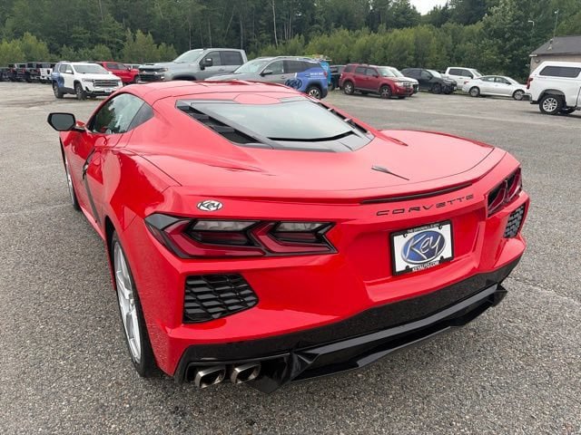 Used 2022 Chevrolet Corvette Stingray Coupe w/ 1LT RWD image 4