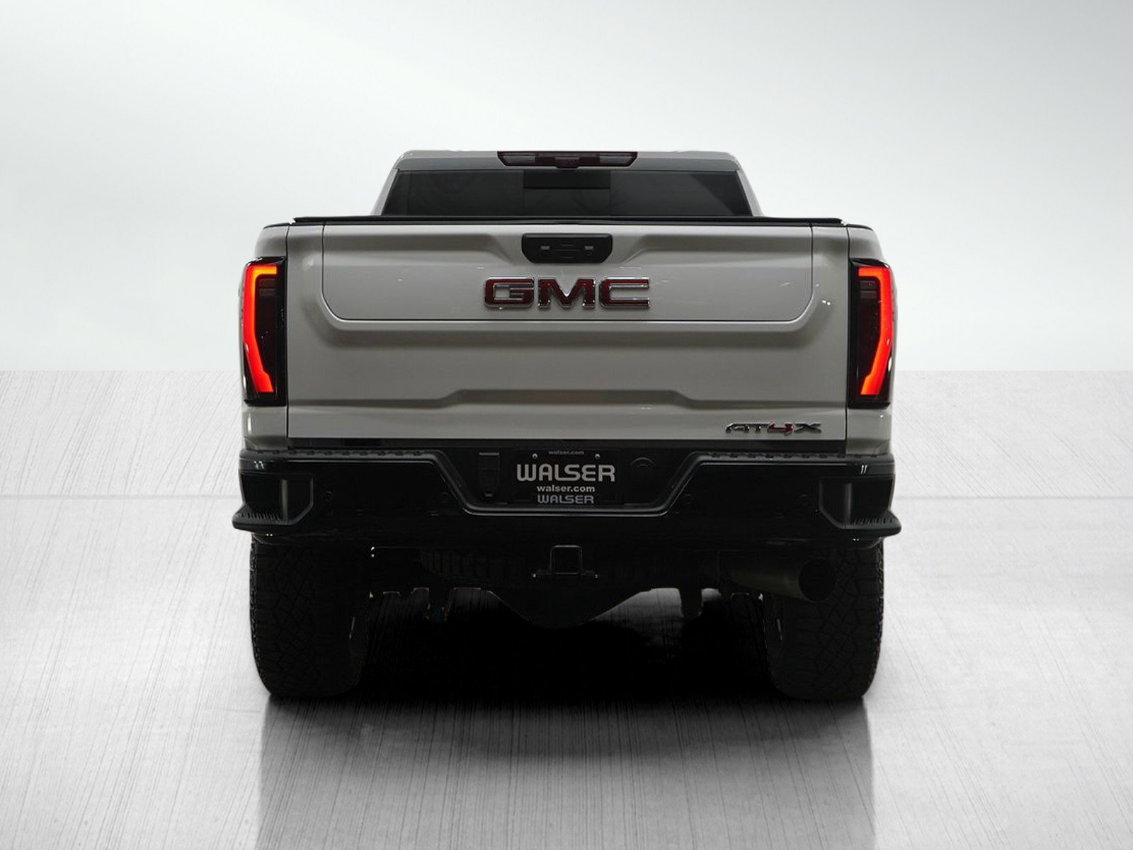 Used 2024 GMC Sierra 2500 AT4X image 4