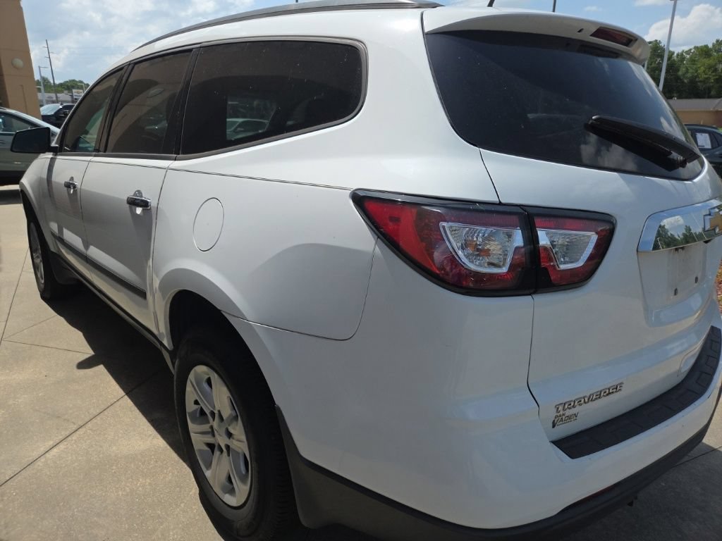 Used 2017 Chevrolet Traverse LS FWD image 4