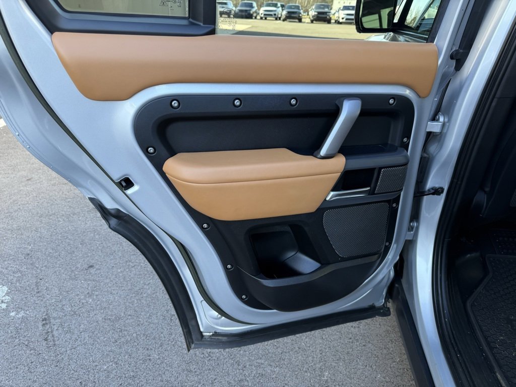 Used 2023 Land Rover Defender 110 X-Dynamic SE image 20