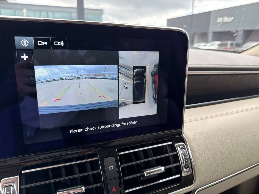 Used 2019 Lincoln Navigator Reserve AWD/4WD image 3