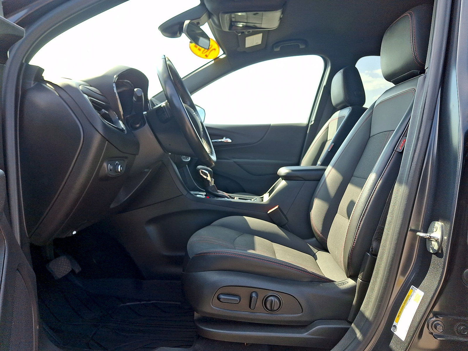 Used 2022 Chevrolet Equinox RS FWD image 11