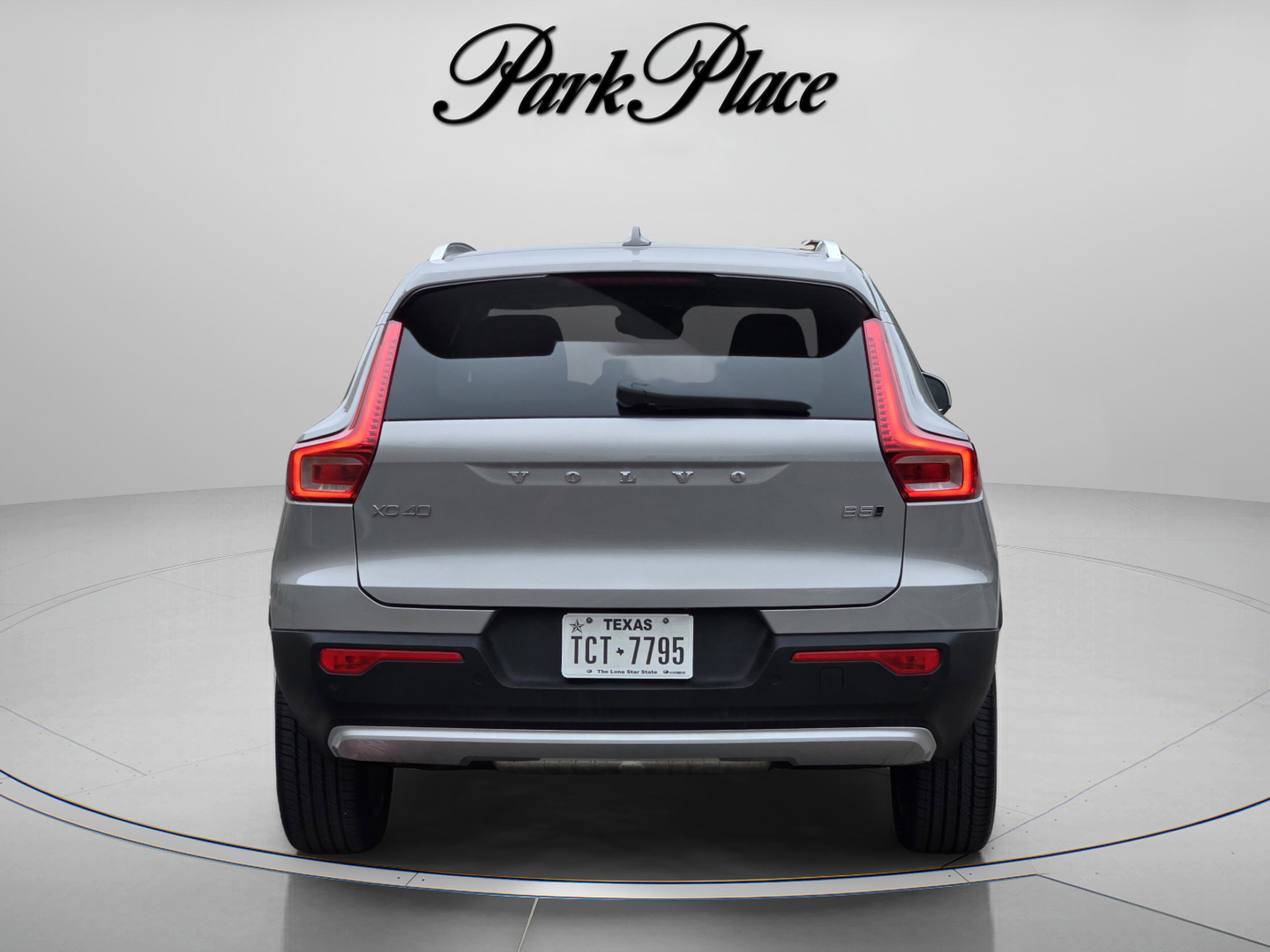 Used 2023 Volvo XC40 B5 Plus w/ Protection Package Premier AWD/4WD image 4