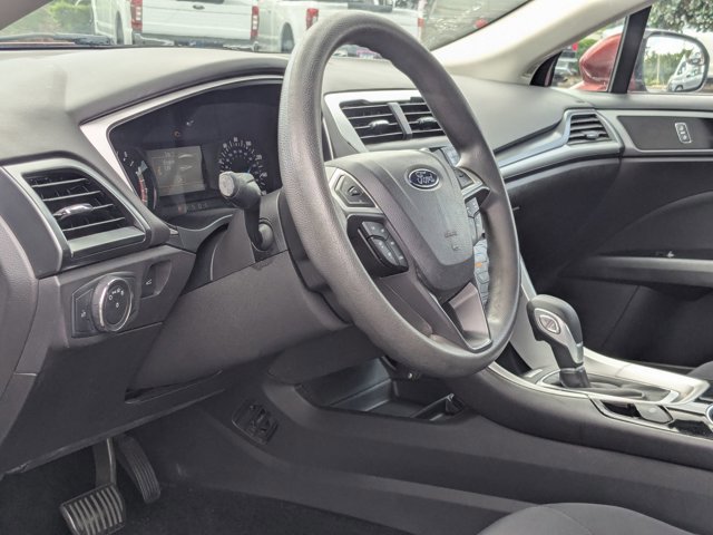 Used 2014 Ford Fusion SE image 9