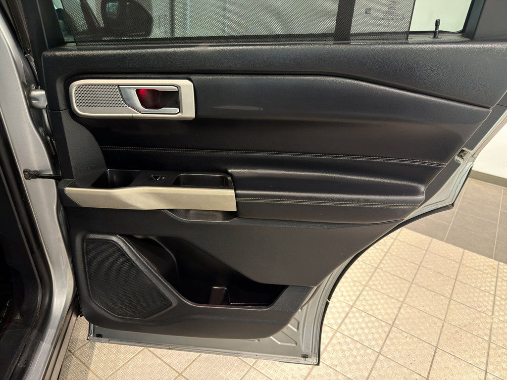 Used 2022 Ford Explorer Limited image 25