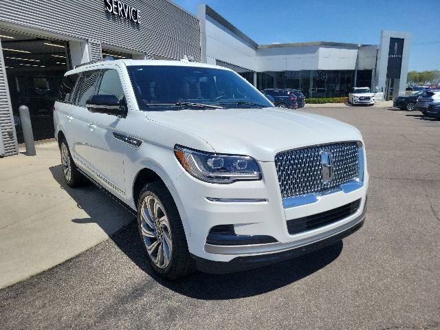 Certified 2023 Lincoln Navigator L Reserve AWD/4WD image 10