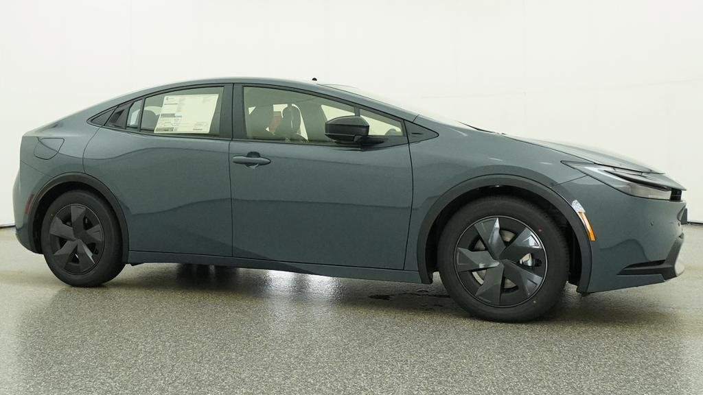 New 2027 Toyota Prius Plug-In Hybrid FWD image 11