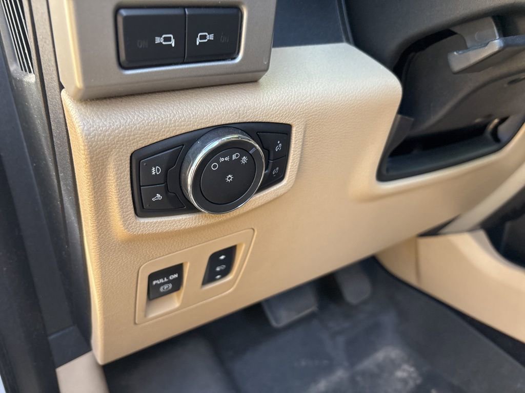 Used 2015 Ford F150 Lariat w/ Equipment Group 501A Mid RWD image 16