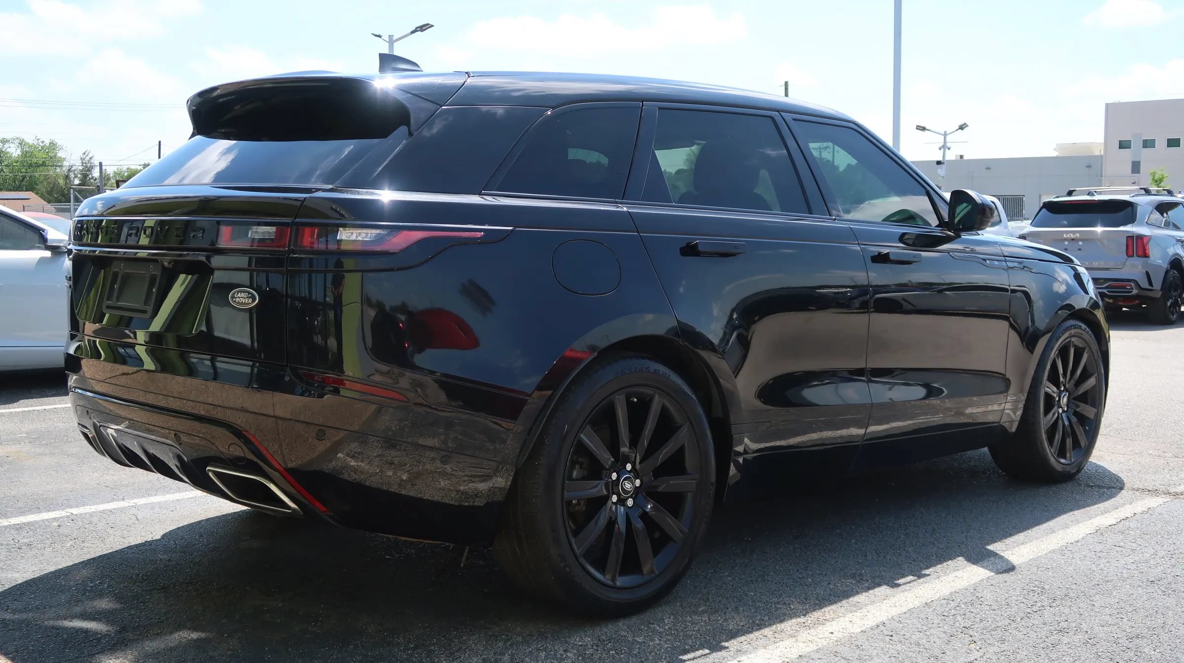 Used 2019 Land Rover Range Rover Velar R-Dynamic SE AWD/4WD image 14