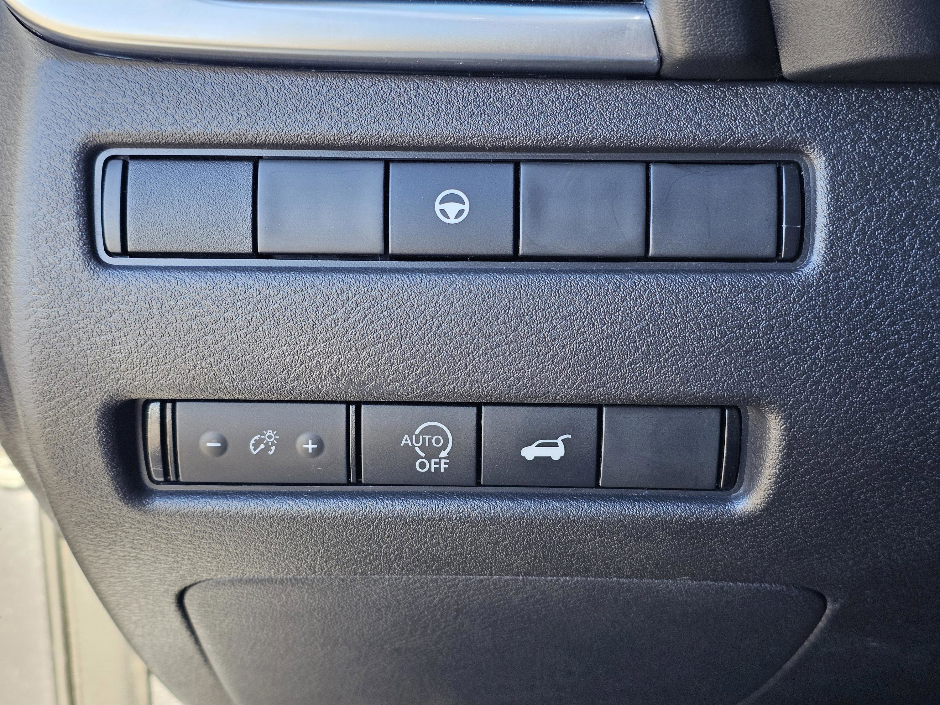 Used 2023 Nissan Rogue SL w/ SL Premium Package image 19